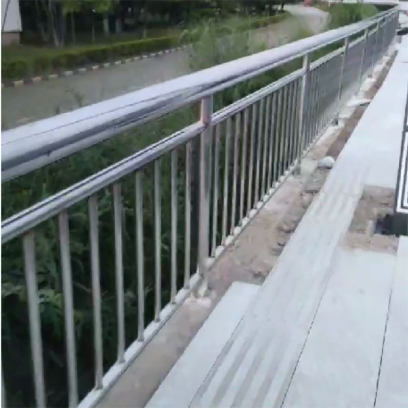 不锈钢护栏隔离栏路侧护栏厂家定制