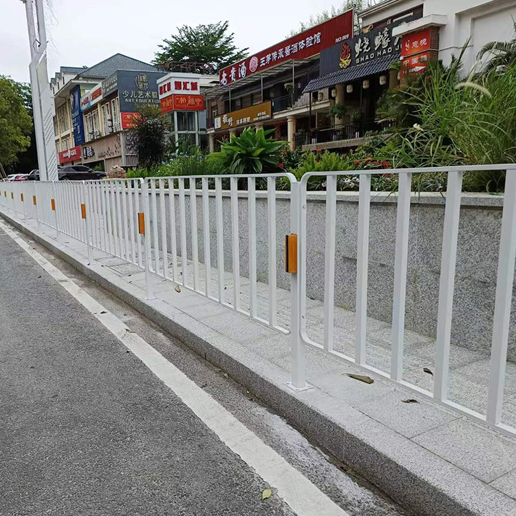 东莞马路边护栏厂家批发定做包安装
