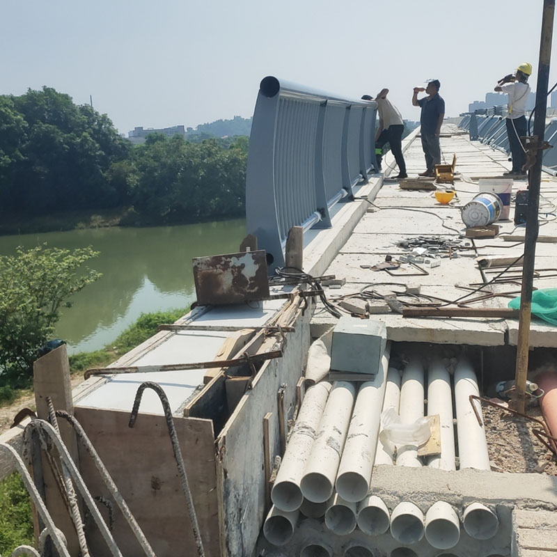 东莞河道桥梁防撞护栏厂家定制包施工安装