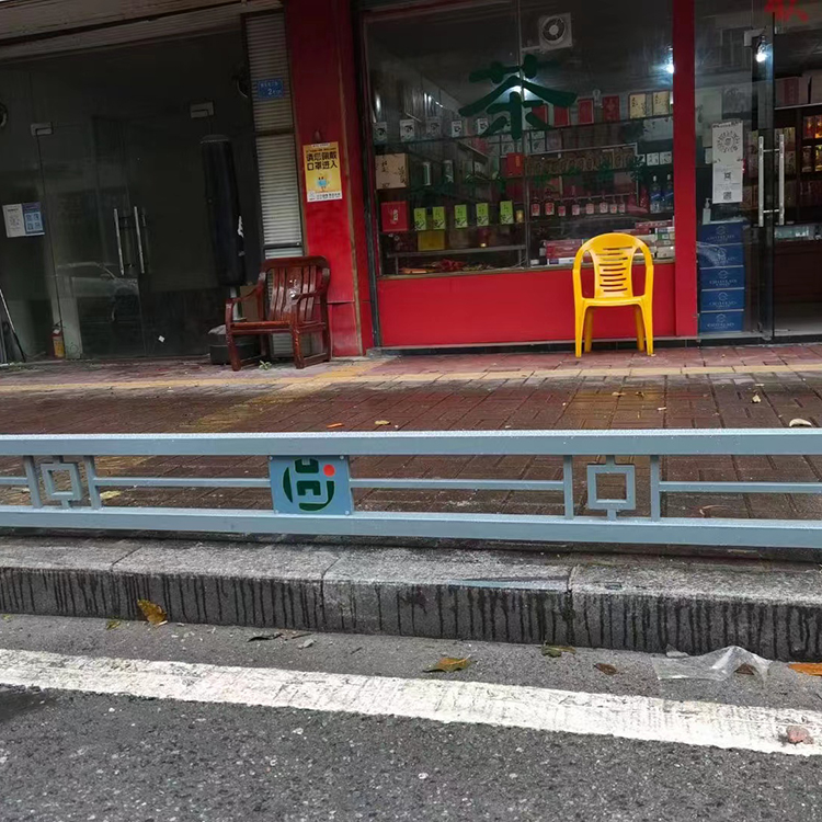 300米路侧护栏在东莞黄江安装