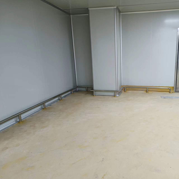 工厂安装一批不锈钢防撞护栏安装完成