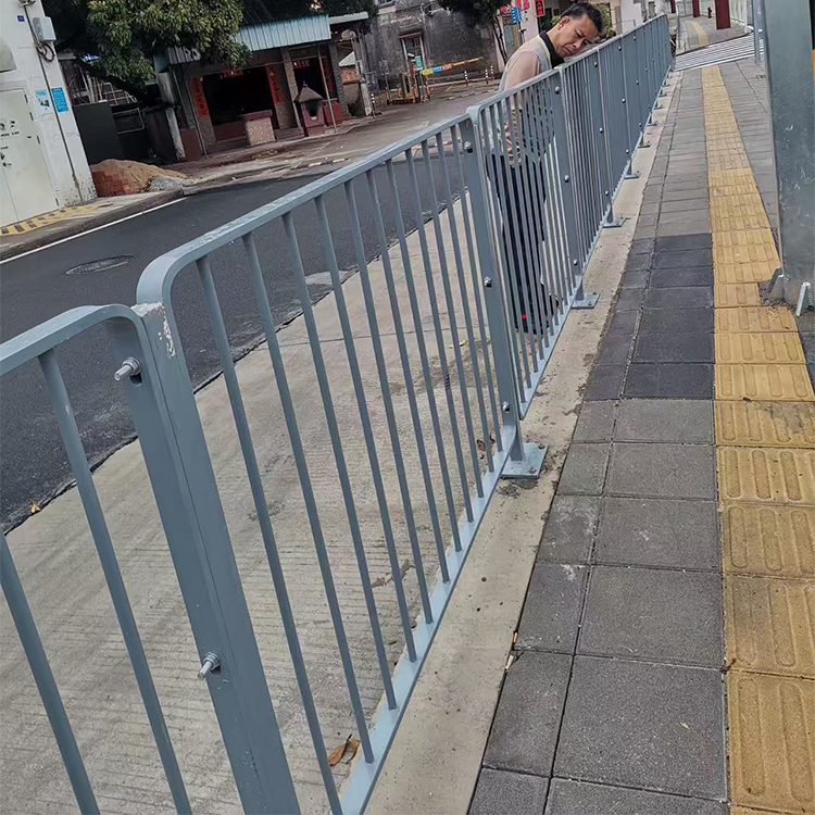 2025东莞交通护栏生产厂家