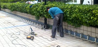 不锈钢圆笼自行车停车架安装在广州番禺